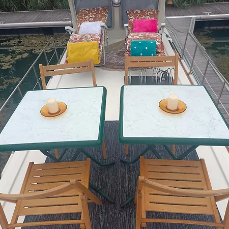 Πλωτό κατάλυμα Kernou Tala Lila Mareuil-sur-Ay