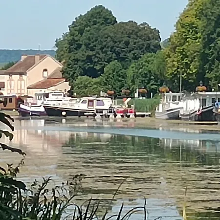 Kernou Tala Lila Πλωτό κατάλυμα *